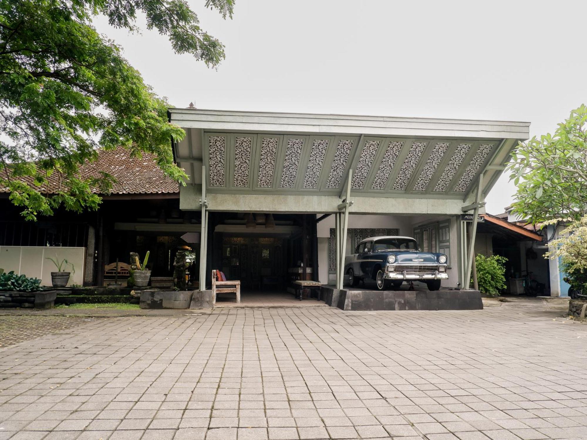 Peneeda View Hotel Sanur